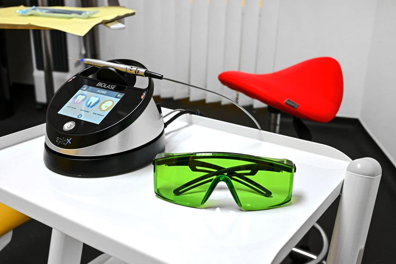 Biolase EpicX lézeres csatornafertő gyökérkezelés után